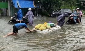 Mưa suốt đêm, Phú Quốc có nơi ngập gần một mét  第3张