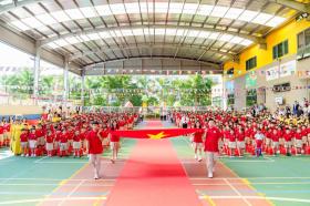 Lễ khai giảng hạnh phúc ở Royal School