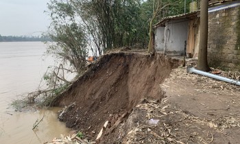  Vinataba trao kinh phí ủng hộ đồng bào vùng bão lũ tại nhiều địa phương 第4张