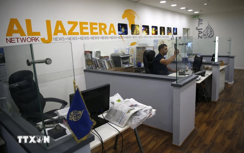  Israel đóng cửa văn phòng hãng truyền hình Al Jazeera tại Bờ Tây 