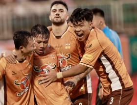 HAGL và các đội 'chiếu dưới' gây bất ngờ ở V-League