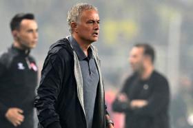 Mourinho bất lực, Fenerbahce thua Galatasaray derby bóng đá Thổ Nhĩ Kỳ