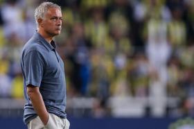 Mourinho bất lực, Fenerbahce thua Galatasaray derby bóng đá Thổ Nhĩ Kỳ