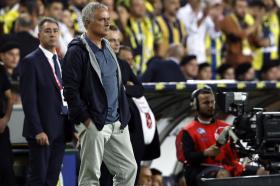 Mourinho bất lực, Fenerbahce thua Galatasaray derby bóng đá Thổ Nhĩ Kỳ