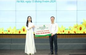 Vietcombank trao học bổng cho sinh viên Học viện Tài chính năm học 2024 - 2025