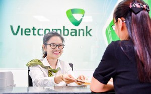 Vietcombank trao học bổng cho sinh viên Học viện Tài chính năm học 2024 - 2025