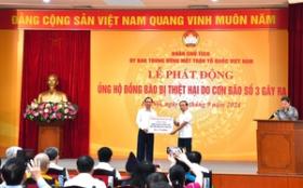 Vietcombank trao học bổng cho sinh viên Học viện Tài chính năm học 2024 - 2025