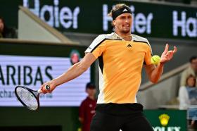 Zverev lần thứ 4 liên tiếp vào bán kết Roland Garros  第1张