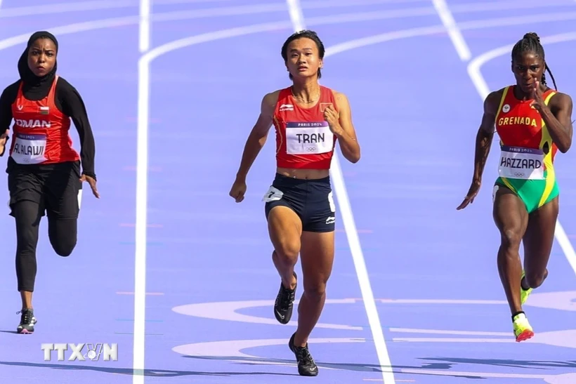  Trần Thị Nhi Yến về nhất trên đường chạy sơ loại cự li 100m ở Olympic Paris 2024 