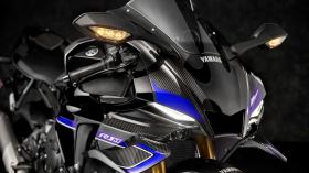 Yamaha R1 và R1M phiên bản mới giá từ 19.000 USD 