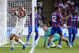  Người cũ gieo sầu, Man United bị cầm chân ở Selhurst Park