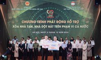  Thường trực Tỉnh ủy Ninh Bình làm việc với Ngân hàng Lộc Phát Việt Nam nhân ngày Doanh nhân Việt Nam 