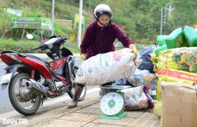 Nông dân Đà Lạt mang vỏ thuốc trừ sâu đi đổi quà tặng  第1张