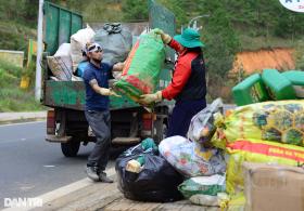 Nông dân Đà Lạt mang vỏ thuốc trừ sâu đi đổi quà tặng  第3张