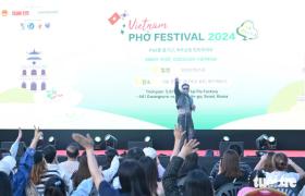 Ricky Star, Jang Song Ho 'bùng cháy', KTGRZ ONE nhảy See tình tại Vietnam Phở Festival 2024