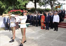 Tổng Bí thư, Chủ tịch nước Tô Lâm đặt vòng hoa tại Tượng đài Chủ tịch Hồ Chí Minh ở La Habana