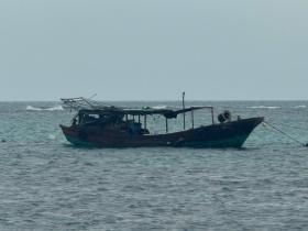  Ngư dân Quảng Ngãi phát hiện &apos;tàu ma&apos; trên biển 