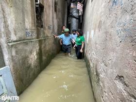 Hà Nội: Lũ dâng 1,2m, hơn 300 học sinh &quot;khăn gói&quot; học nhờ